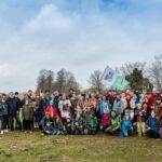 Vrijwilligers van voedsel bos Boskruit op de eerste plantdagen in maart 2023